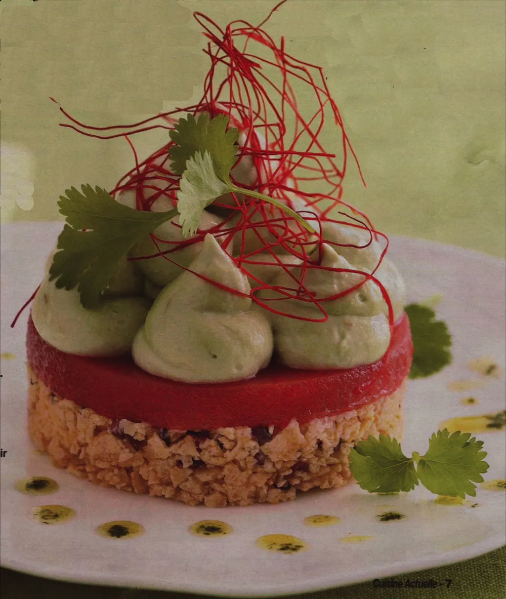 Croquant de gelée de poivron et fouettée d'avocat