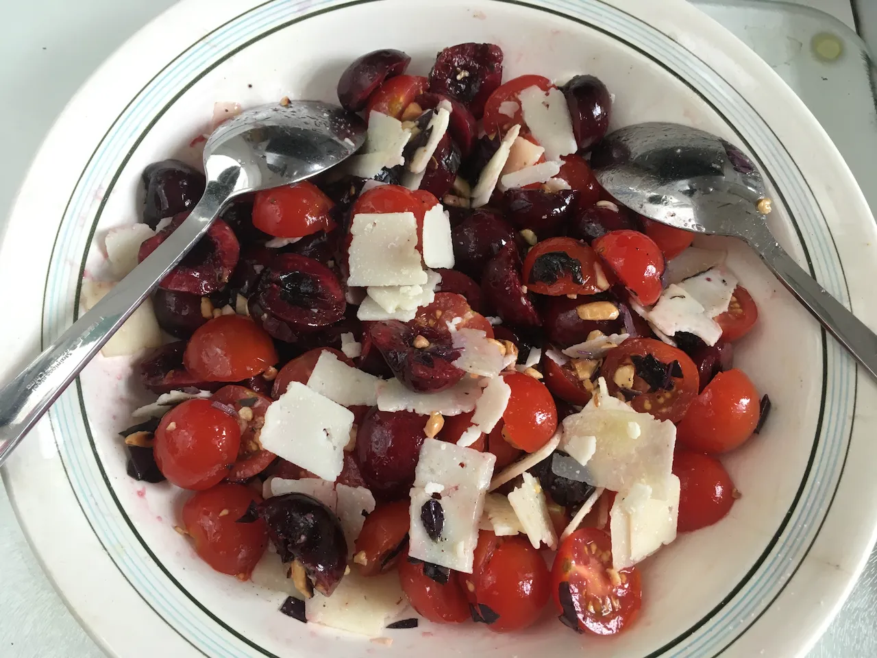 Salade de tomates cerises aux cerises