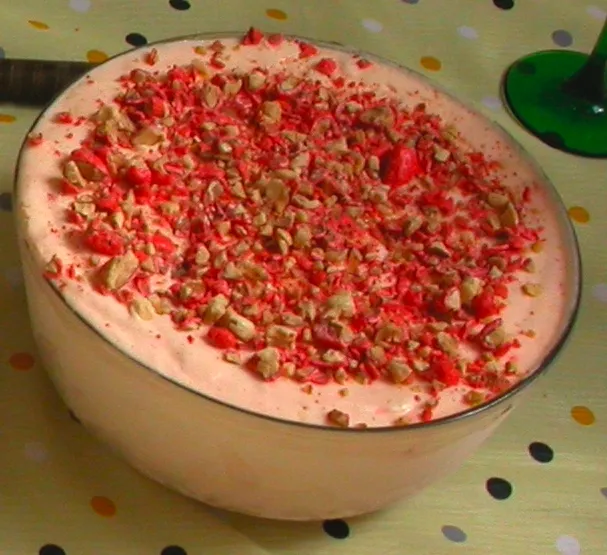 Soufflé glacé à la chartreuse et aux pralines roses