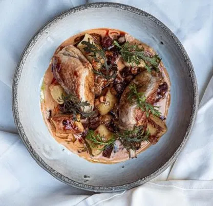 Suprême de pintade au chorizo