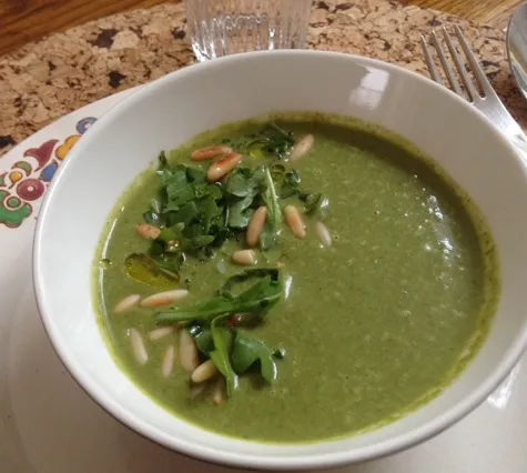 Velouté de roquette au chèvre frais